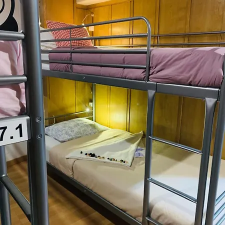 Corujinha Hostel *